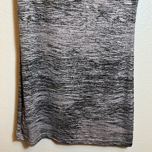𝅺bke Sleeveless Tank Top - Picture 4 of 10